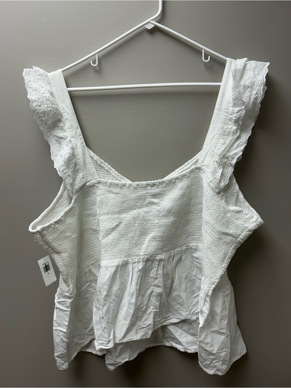 Old Navy Women’s White Fitted Flutter-Sleeve Smocked V Neck Ruffled Shoulder Top - Picture 3 of 5